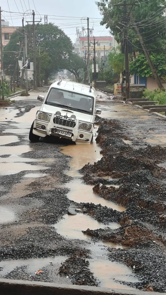 Monsoon off-roading tips

SUV off-road modifications
Off-road SUV service in Delhi
Monsoon car care
Big Toy Automotive