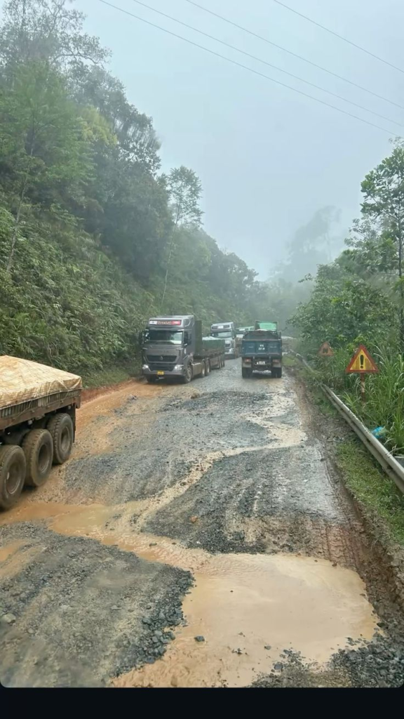Monsoon off-roading tips

SUV off-road modifications
Off-road SUV service in Delhi
Monsoon car care
Big Toy Automotive